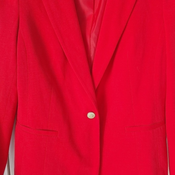 Blazer - Picture 3 of 11